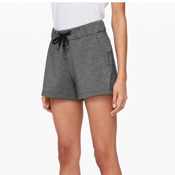 Lululemon On The Fly Short *2.5" Heathered Black gray 8 shorts stretchy - Picture 1 of 6
